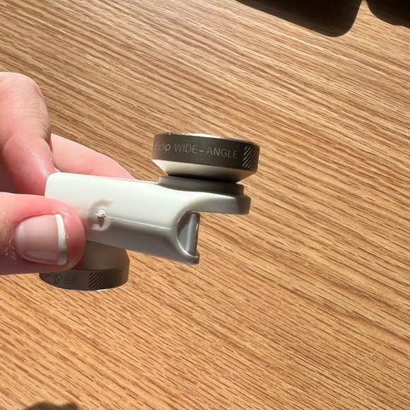 Olloclip Camera Phone Adapter For iPhone - Picture 5 of 6